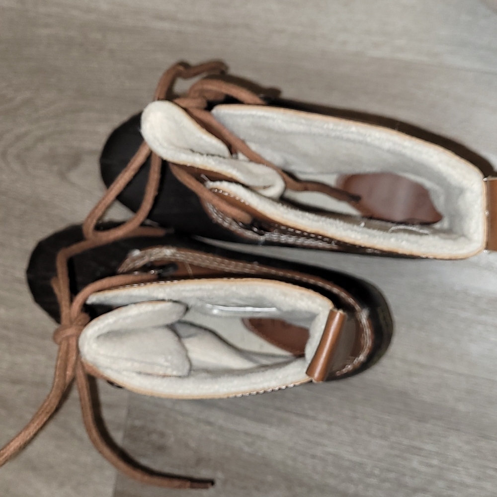 Boots - Picture 3 of 5